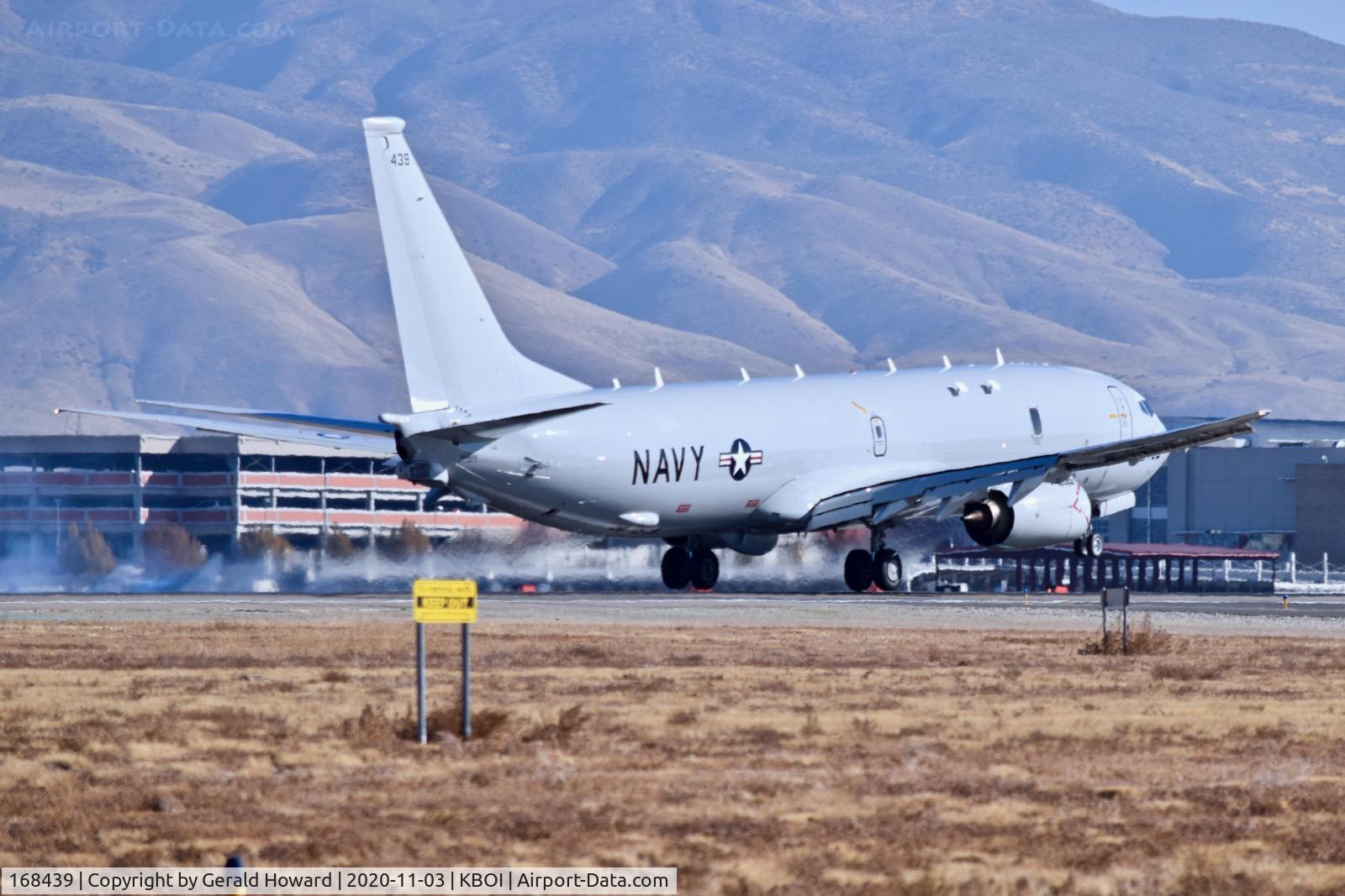 168439, 2013 Boeing P-8A Poseidon C/N 40819, Touch & go on RWY 10R.