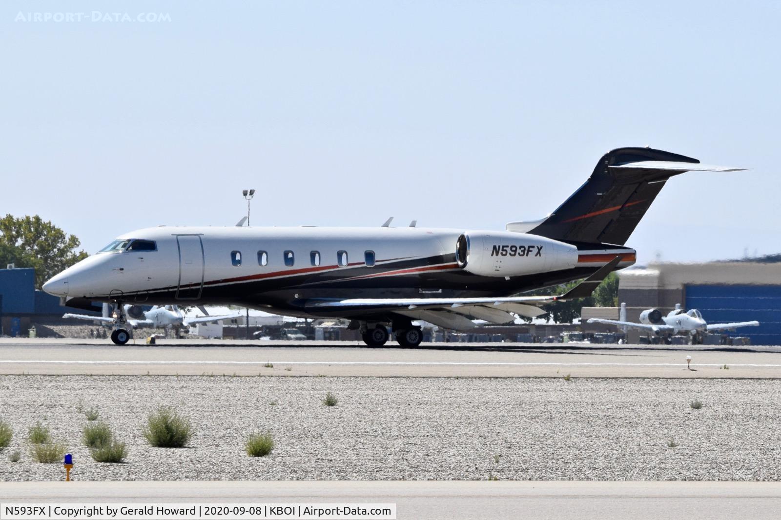 N593FX, 2019 Bombardier Challenger 350 (BD-100-1A10) C/N 20819, On RWY 10L.