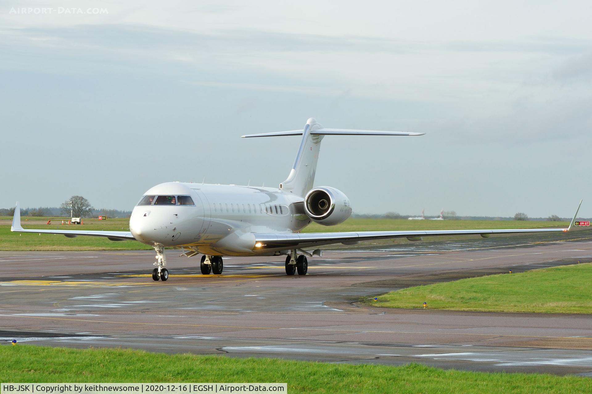 HB-JSK, 2017 Bombardier BD-700-1A10 Global 6000 C/N 9805, Arriving at Norwich.