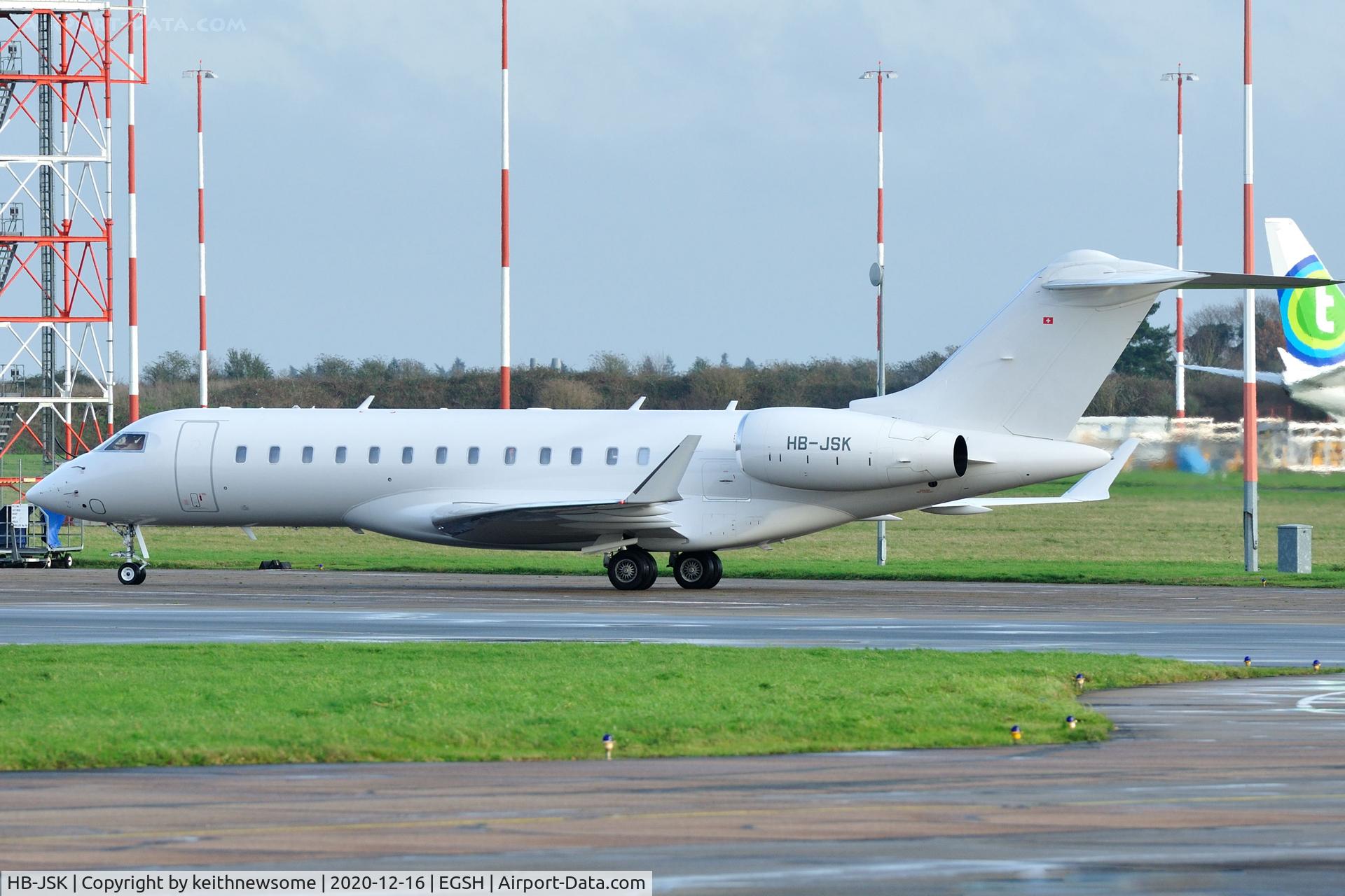 HB-JSK, 2017 Bombardier BD-700-1A10 Global 6000 C/N 9805, Arriving at Norwich.