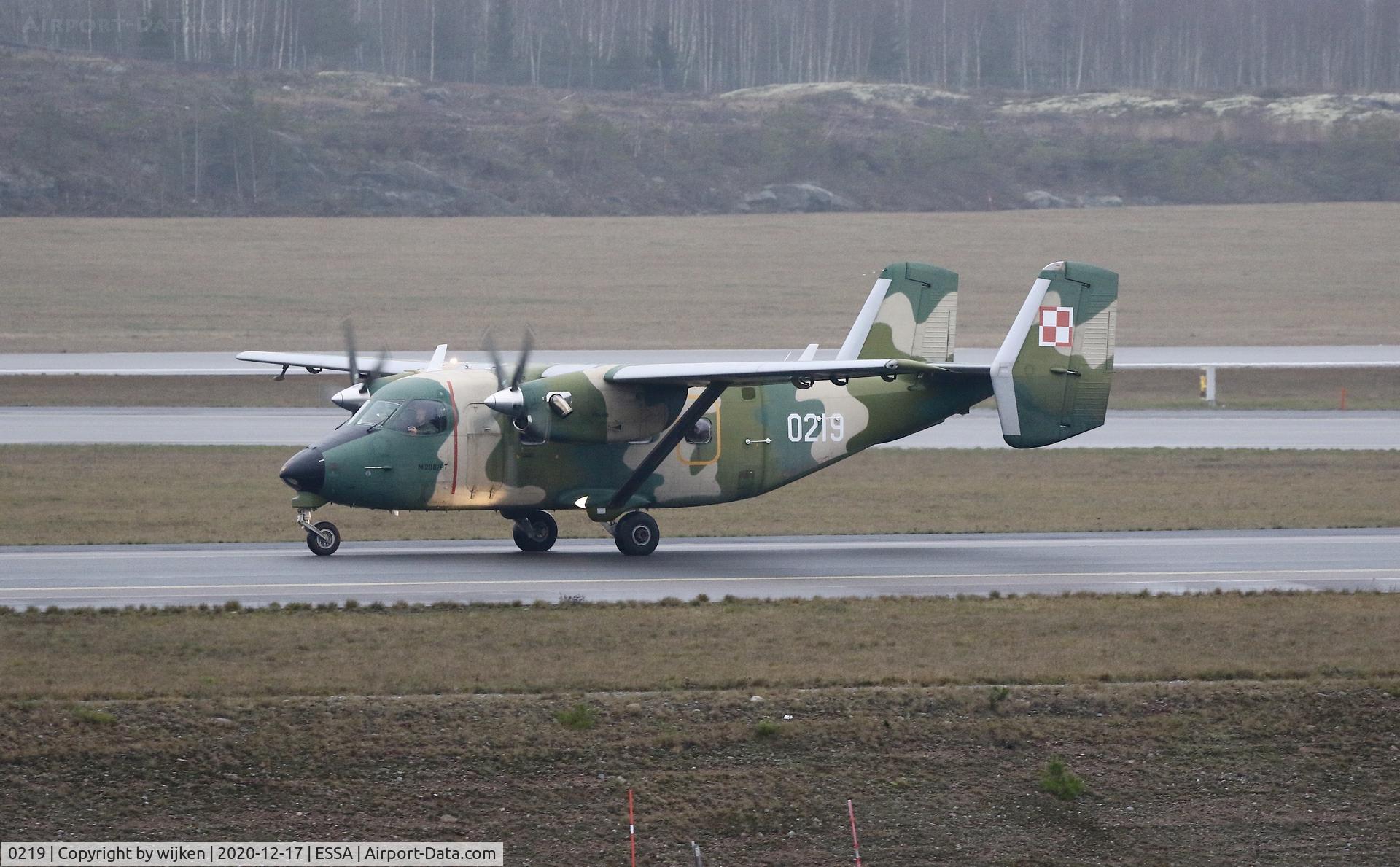 0219, PZL-Mielec M-28B/PT Bryza 1TD C/N AJG003-07, Taxiway W