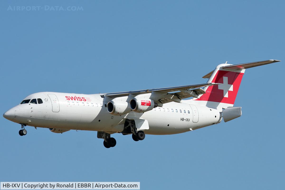 HB-IXV, 1995 British Aerospace Avro 146-RJ100 C/N E3274, at bru