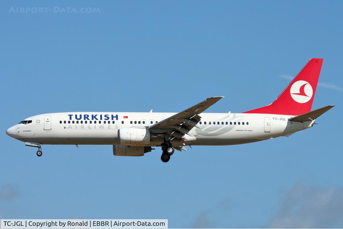 TC-JGL, 2006 Boeing 737-8F2 C/N 34410, at bru