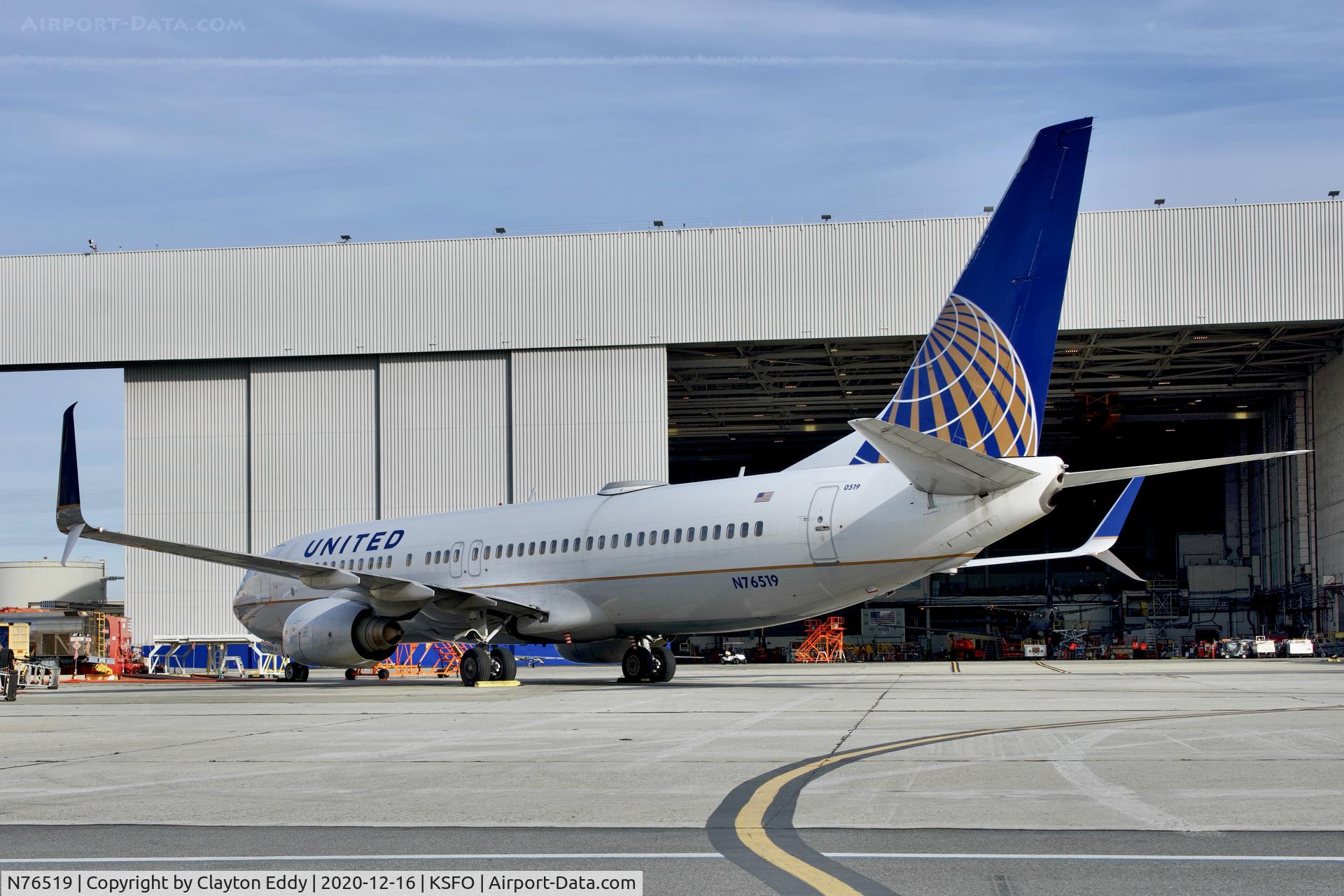 N76519, 2009 Boeing 737-824 C/N 30132, SFO 2020.