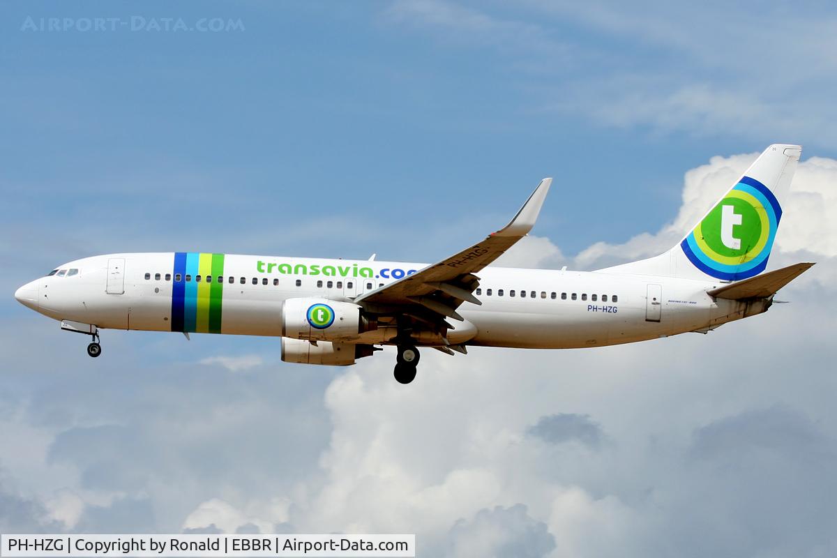 PH-HZG, 2000 Boeing 737-8K2 C/N 28379, at bru