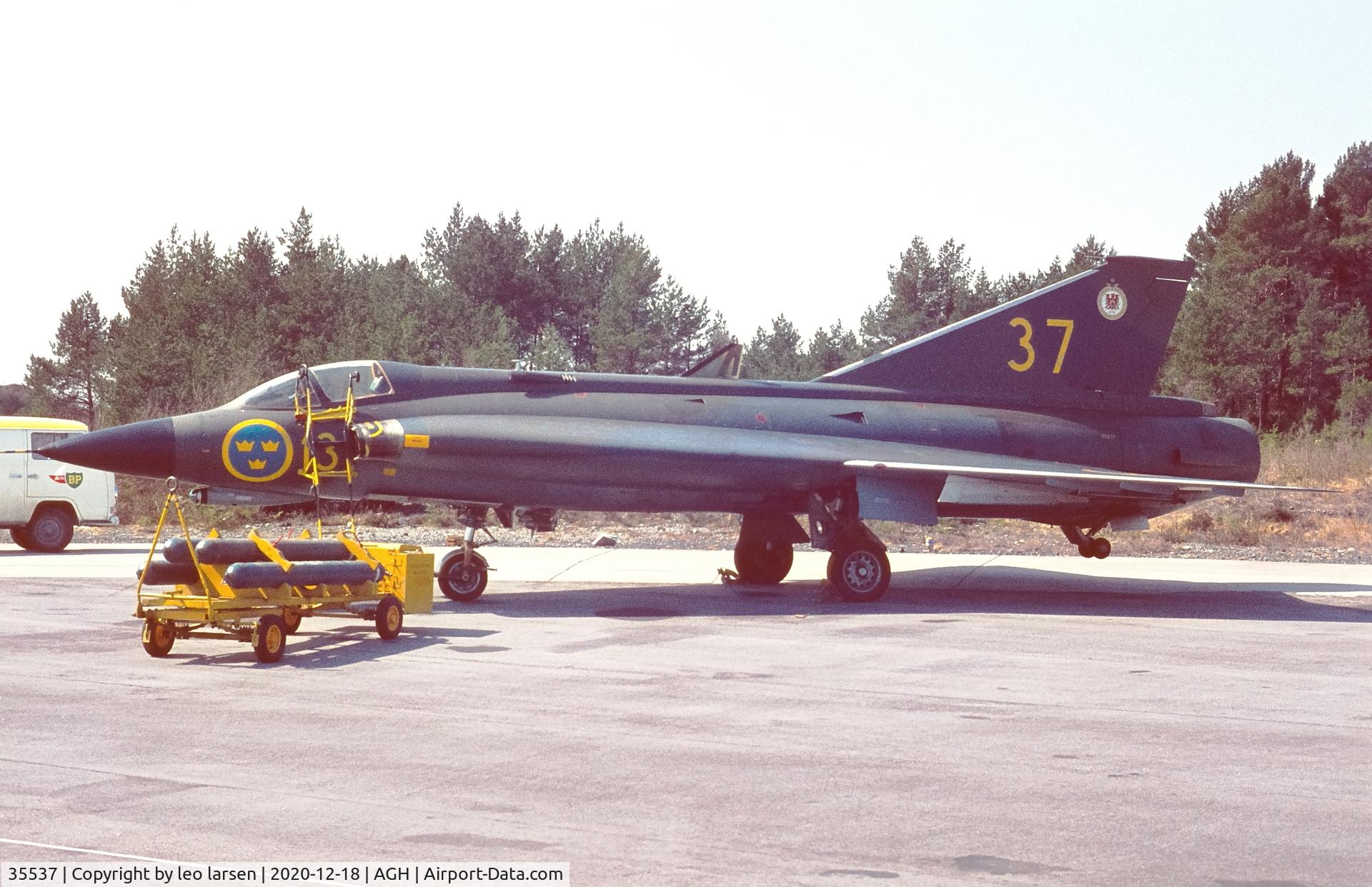 35537, 1968 Saab J-35J Draken C/N 35-537, Ängelholm as model J-35F F.13 code 37