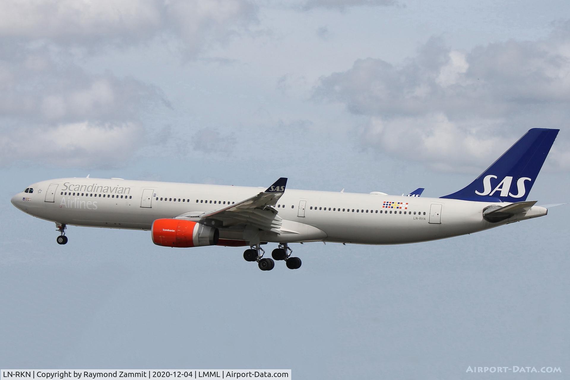 LN-RKN, 2003 Airbus A330-343X C/N 568, A330 LN-RKN Scandinavian AS