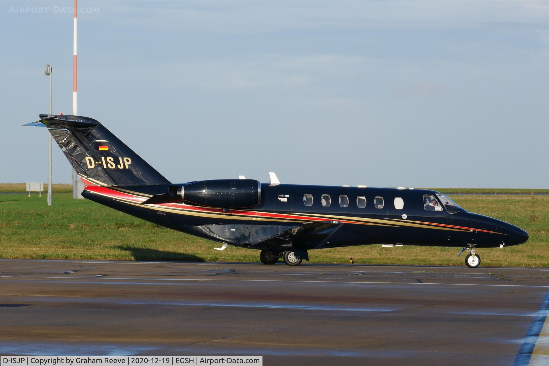 D-ISJP, 2001 Cessna 525A Citationjet CJ2 C/N 525A-0030, Departing from Norwich.