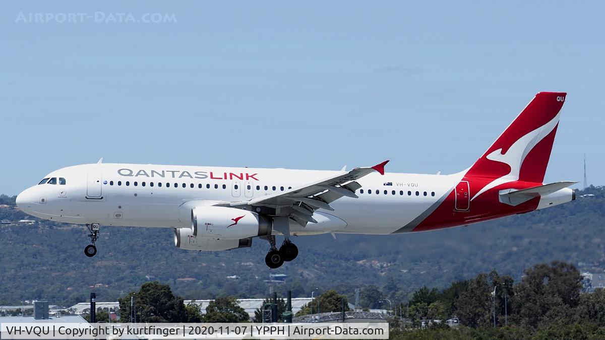 VH-VQU, 2005 Airbus A320-232 C/N 2455, Airbus A320-232 cn 2445. QantasLink VH-VQU Red River Gum YPPH 07 November 2020.