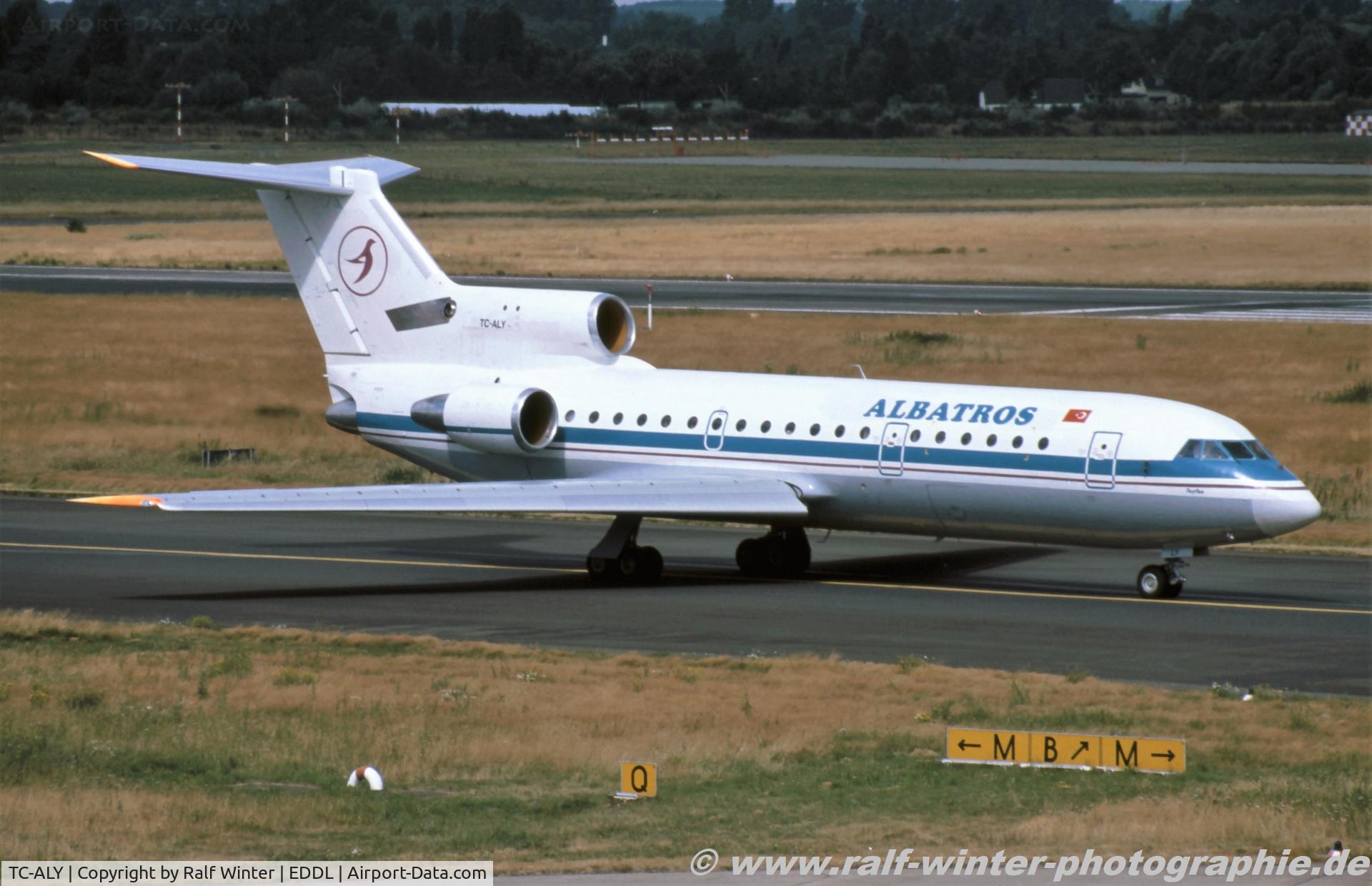 TC-ALY, 1994 Yakovlev Yak-42D C/N 4520424410016, Yakovlev Yak-42D - Albatros Airlines - 4520424410016 - TC-ALY - 1994 - DUS
