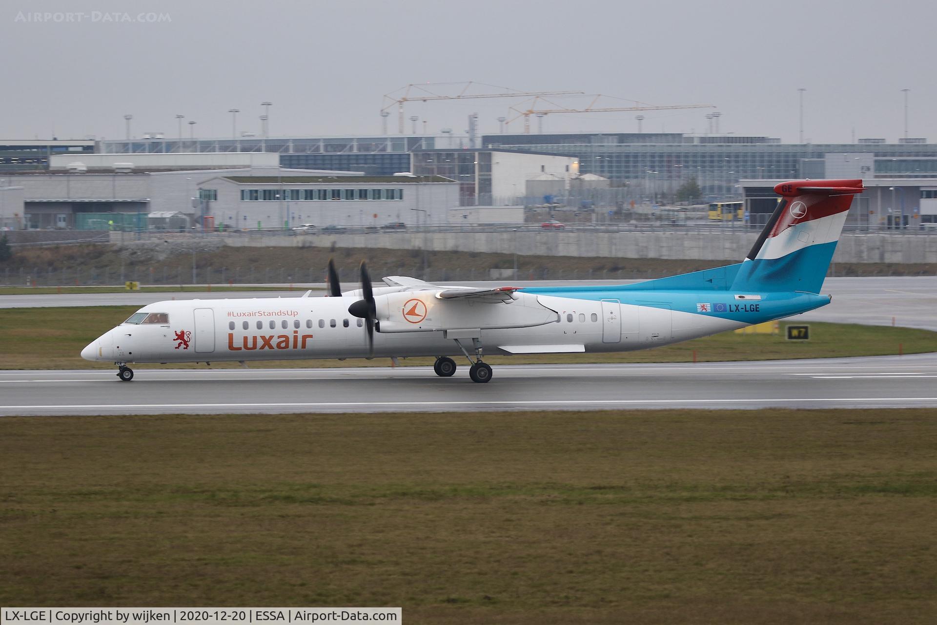 LX-LGE, 2009 De Havilland Canada DHC-8-402Q Dash 8 C/N 4284, RWY 19L