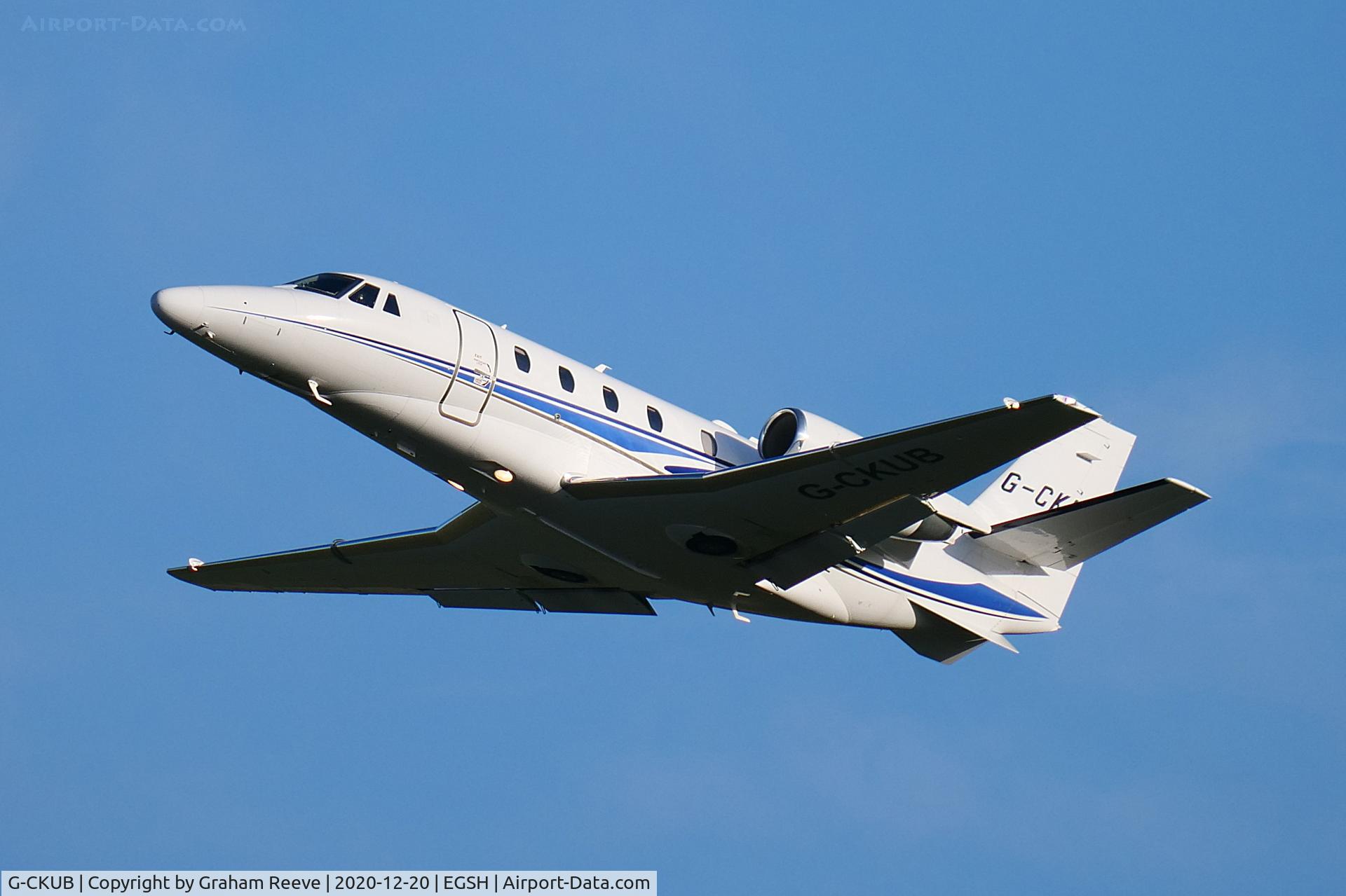 G-CKUB, 2014 Cessna 560XL Citation XLS+ C/N 560-6169, Departing from Norwich.