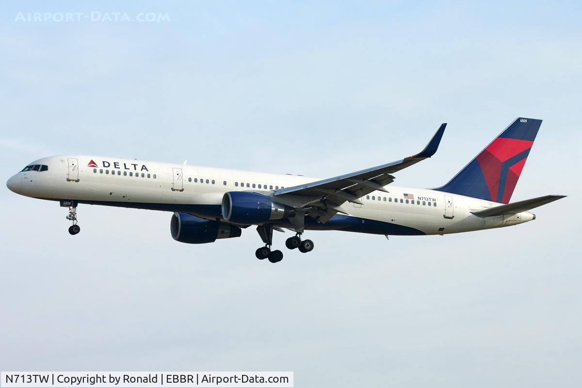 N713TW, 1997 Boeing 757-2Q8 C/N 28173, at bru