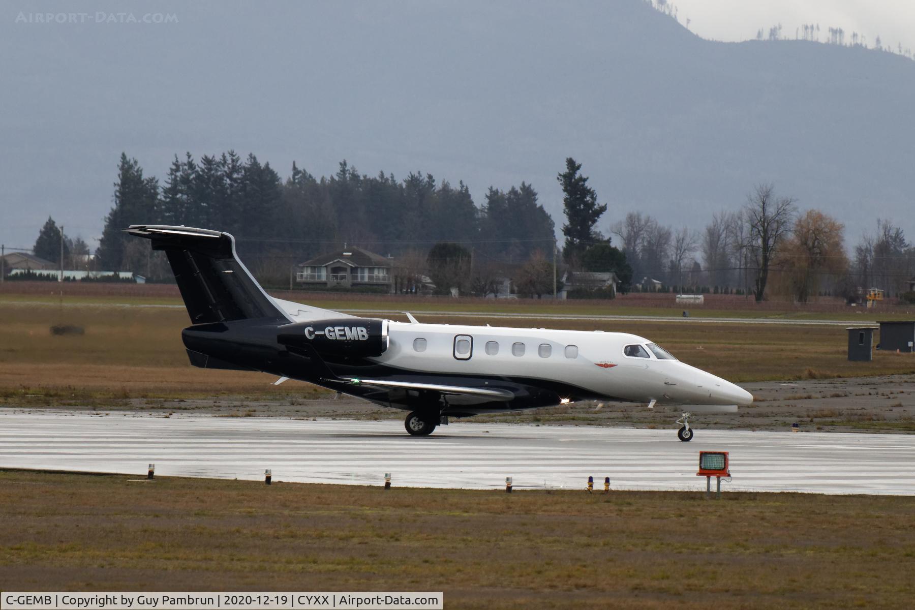 C-GEMB, 2016 Embraer EMB-505 Phenom 300 C/N 50500342, Departing on 19
