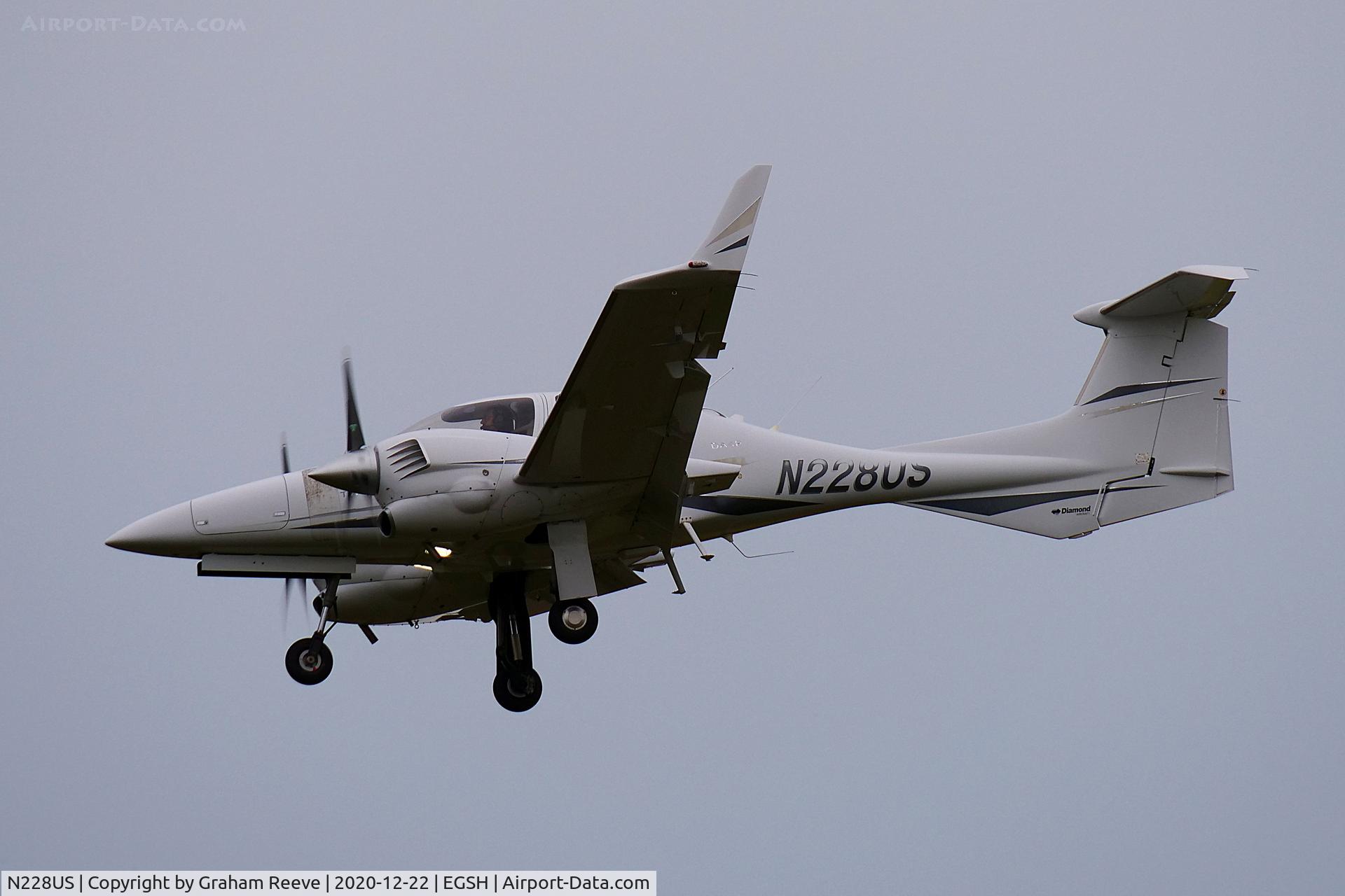 N228US, 2008 Diamond DA-42 Twin Star C/N 42.347, Landing at Norwich.