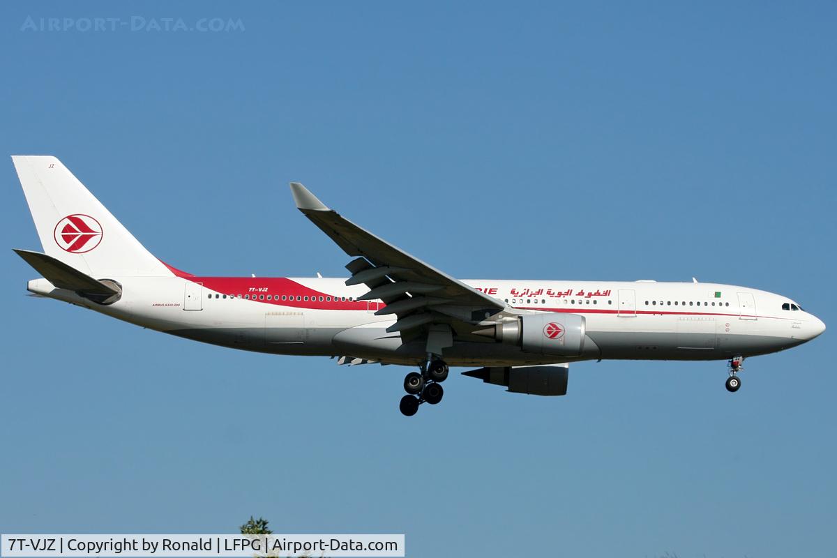 7T-VJZ, 2005 Airbus A330-202 C/N 667, at cdg