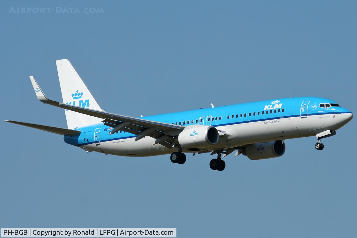 PH-BGB, 2008 Boeing 737-8K2 C/N 37594, at cdg