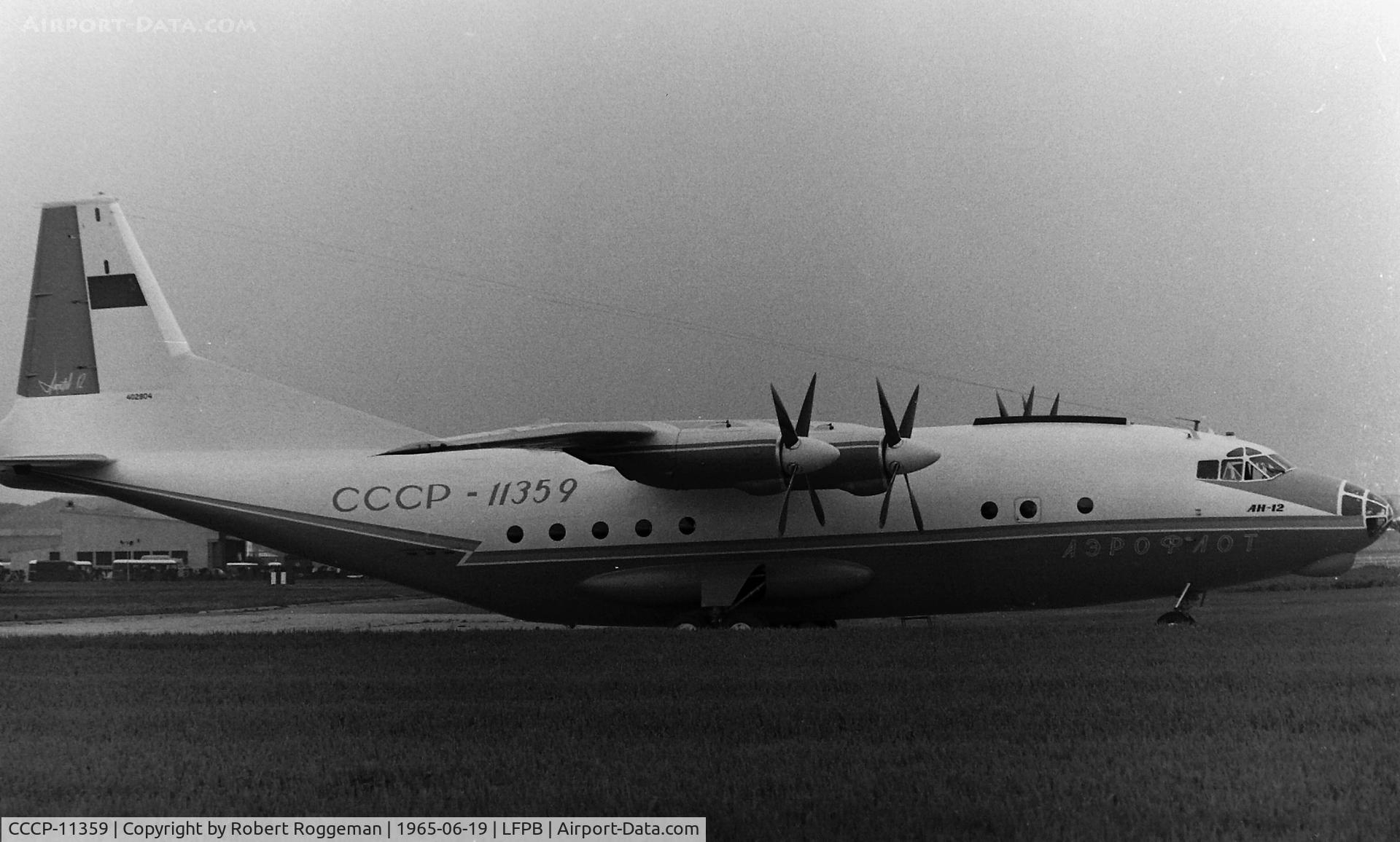 CCCP-11359, Antonov An-24 C/N 402804, AEROFLOT.PARIS AIRSHOW.