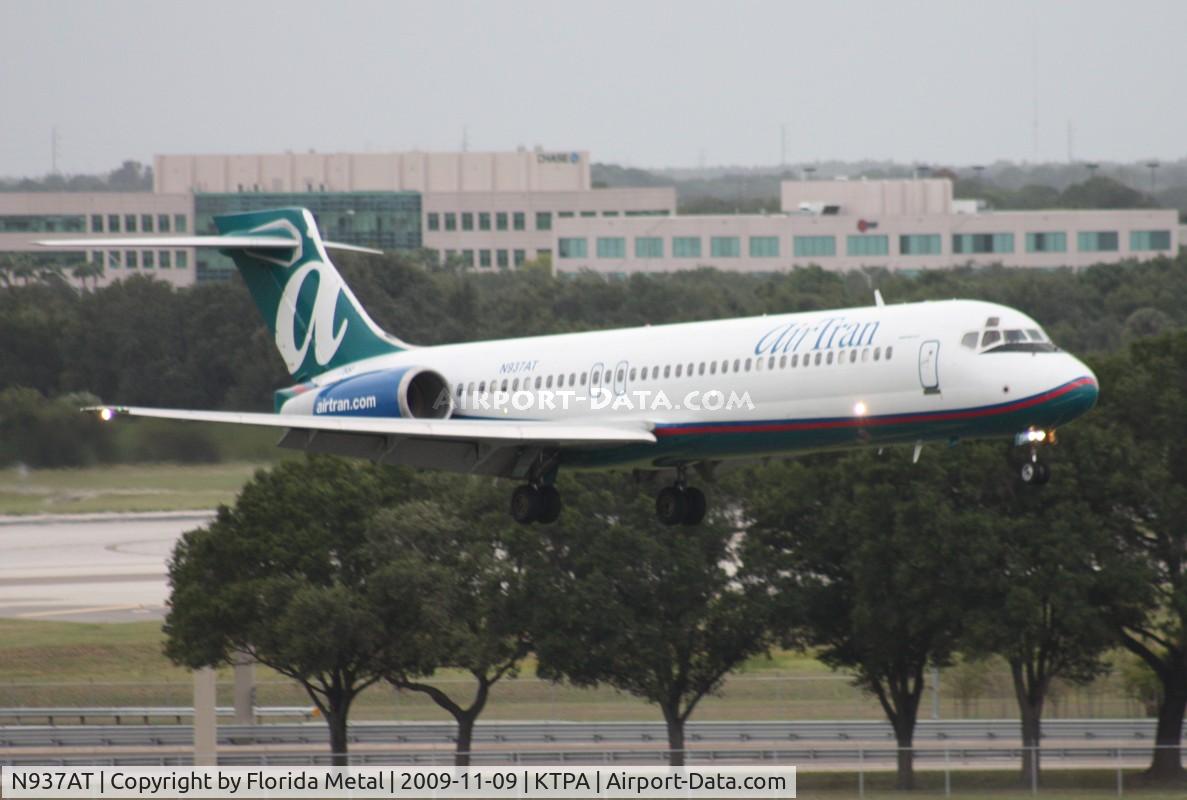 N937AT, 2001 Boeing 717-200 C/N 55091, TPA spotting 2009