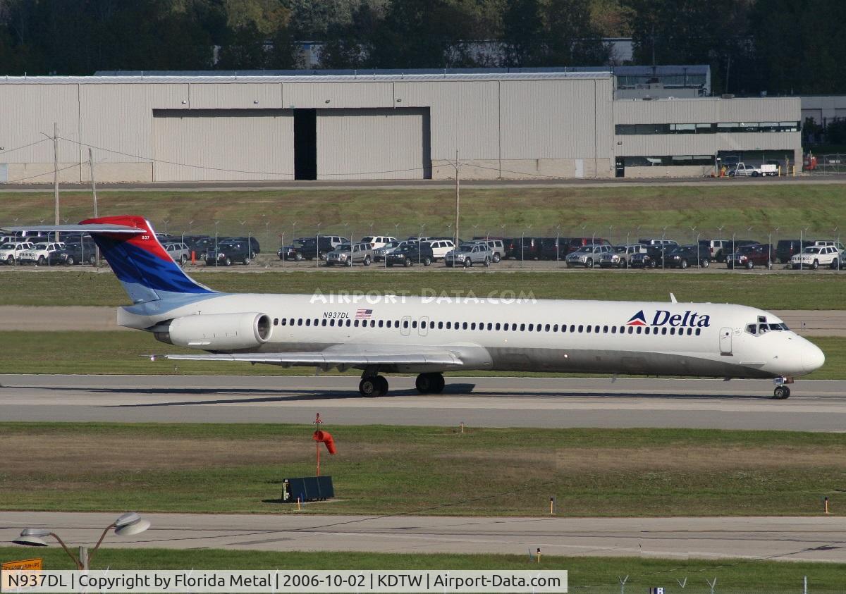 N937DL, 1989 McDonnell Douglas MD-88 C/N 49810, DTW spotting 2006