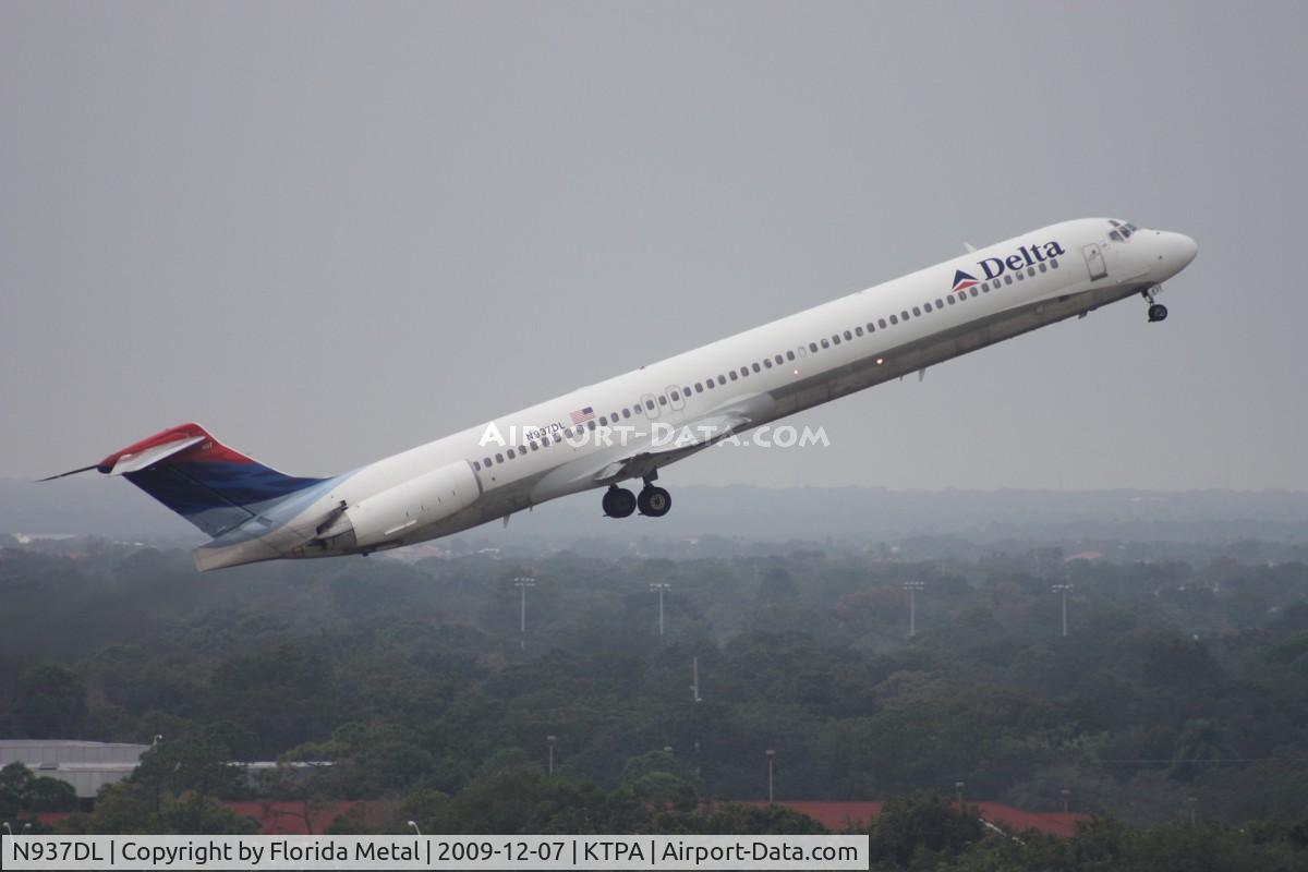 N937DL, 1989 McDonnell Douglas MD-88 C/N 49810, TPA spotting 2009