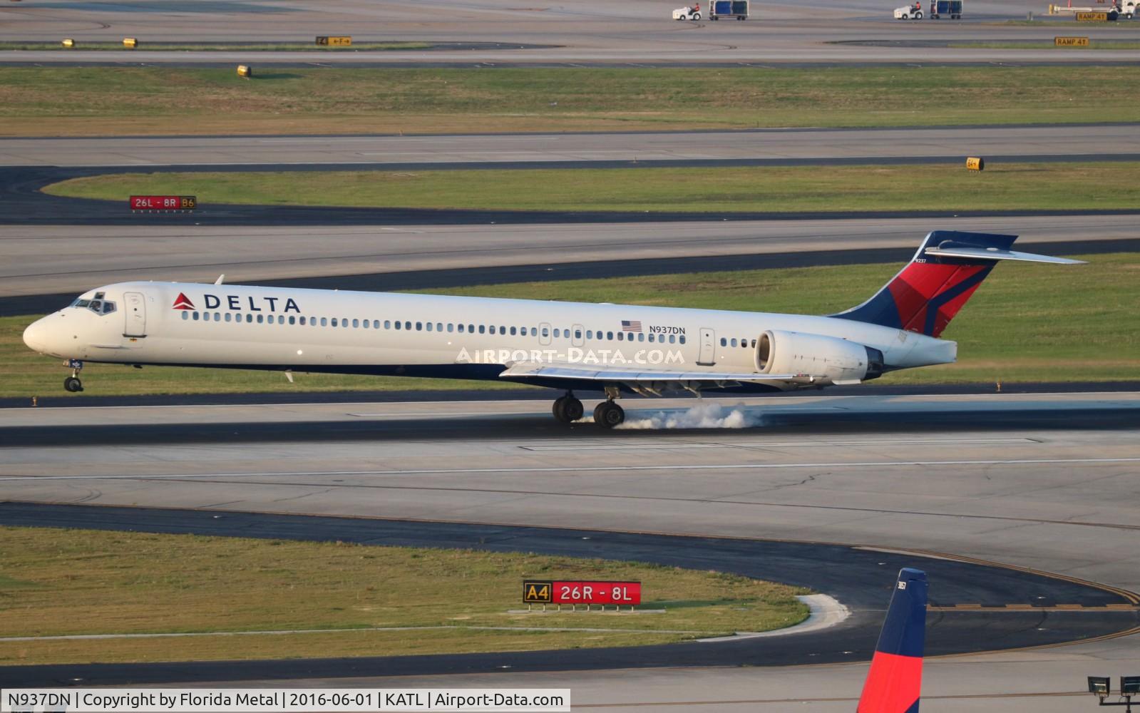 N937DN, McDonnell Douglas MD-90-30 C/N 53352, ATL spotting 2016