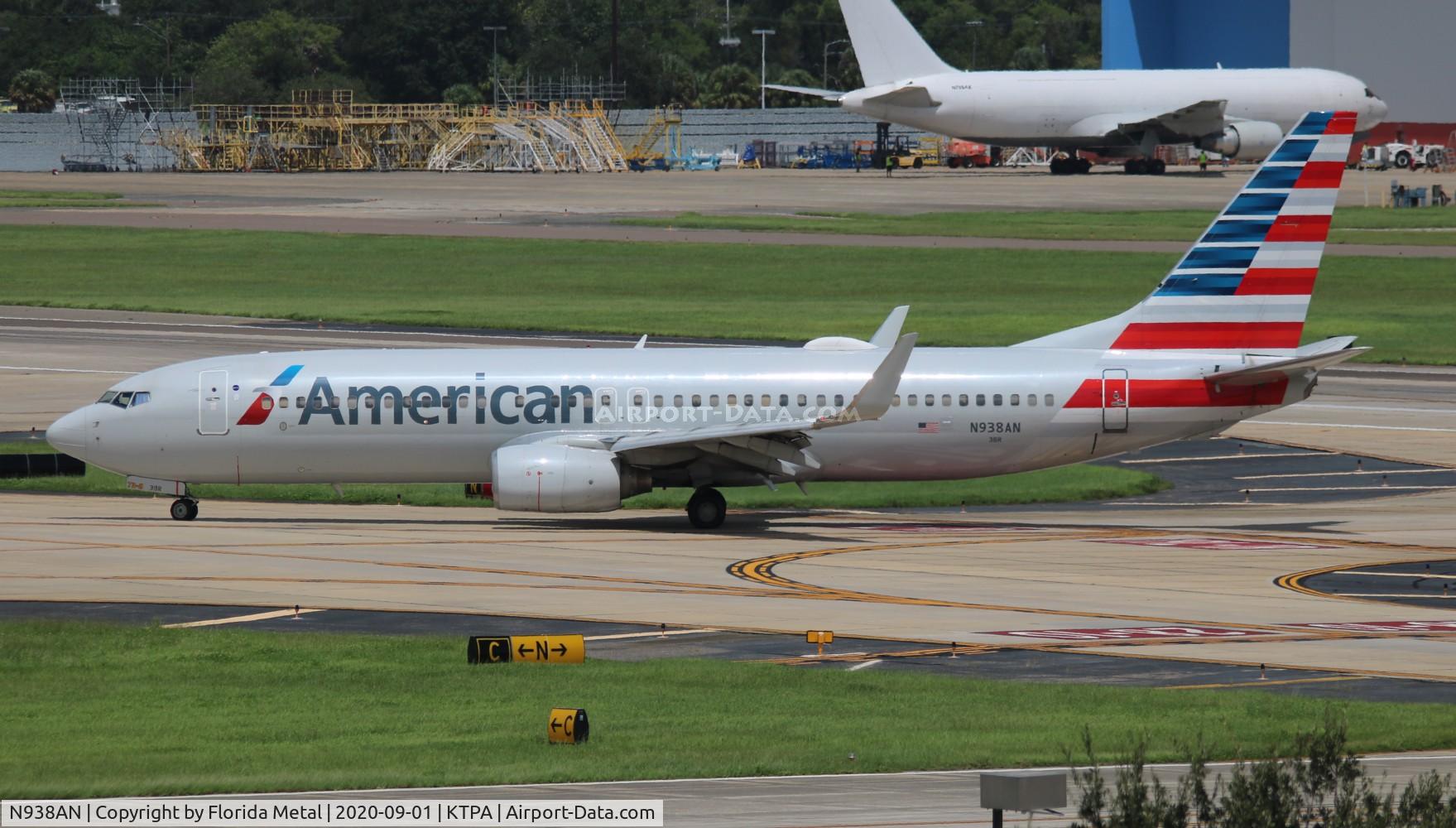 N938AN, 2000 Boeing 737-823 C/N 29533, TPA spotting 2020