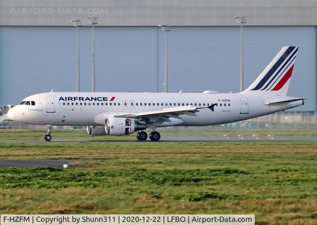 F-HZFM, 2013 Airbus A320-214 C/N 5887, Landing rwy 32R