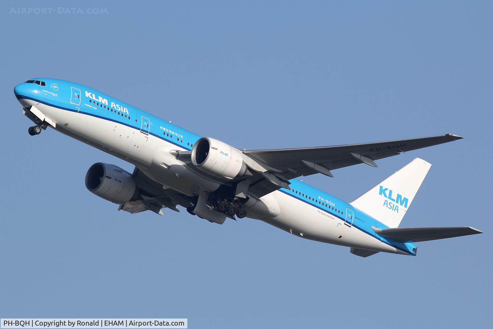 PH-BQH, 2004 Boeing 777-206/ER C/N 32705, at spl