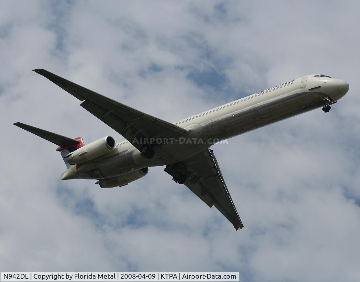 N942DL, 1989 McDonnell Douglas MD-88 C/N 49815, TPA spotting 2008