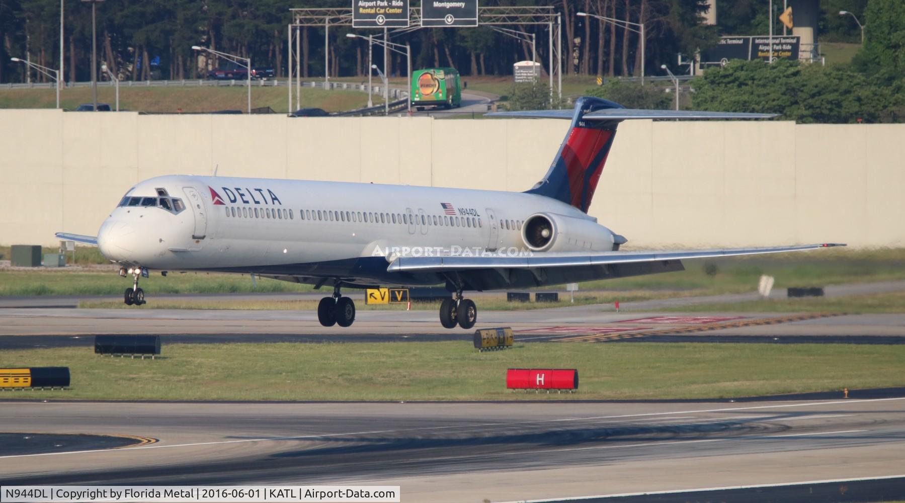 N944DL, 1989 McDonnell Douglas MD-88 C/N 49817, ATL spotting 2016