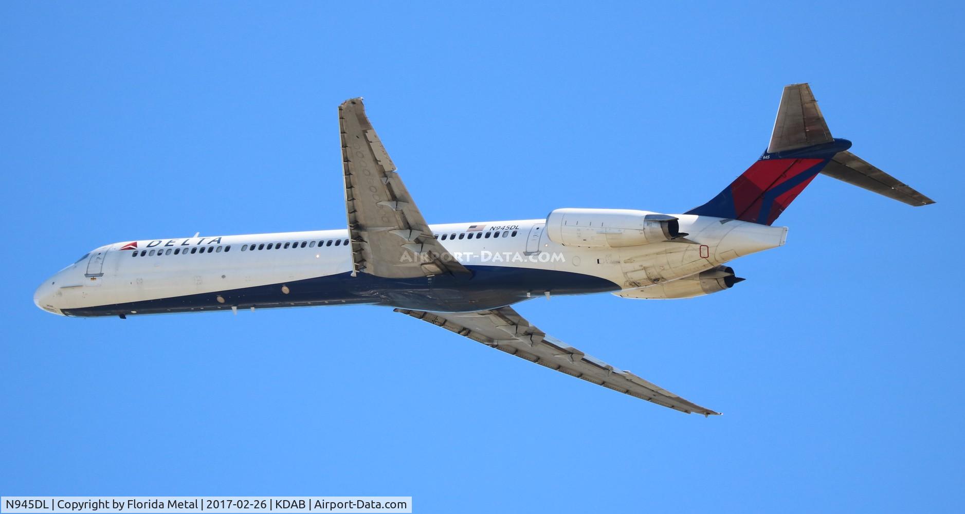 N945DL, 1989 McDonnell Douglas MD-88 C/N 49818, DAB spotting 2011