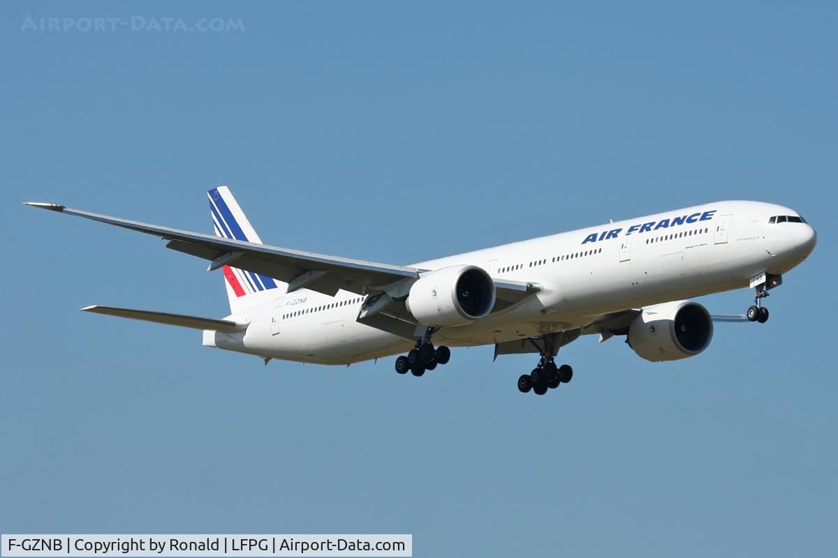 F-GZNB, 2008 Boeing 777-328/ER C/N 32964, at cdg