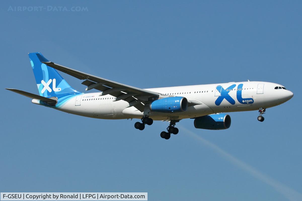 F-GSEU, 2004 Airbus A330-243 C/N 635, at cdg