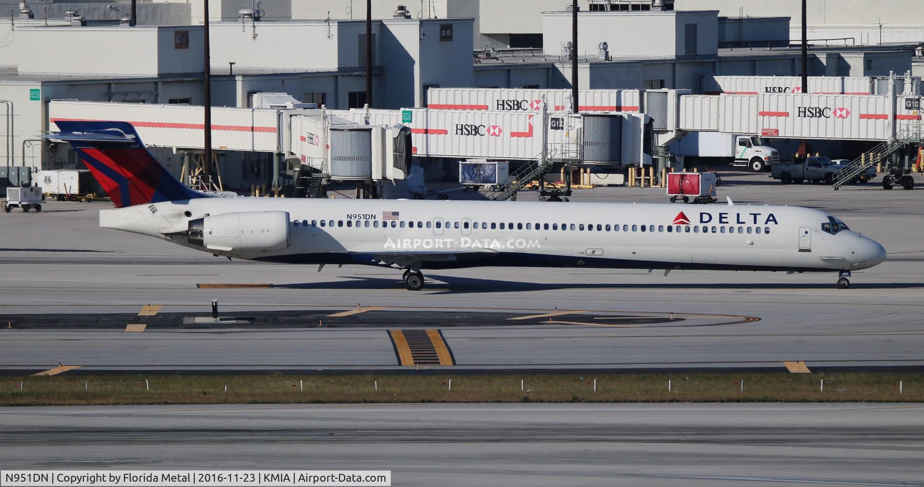 N951DN, 1997 McDonnell Douglas MD-90-30 C/N 53361, MIA spotting 2016