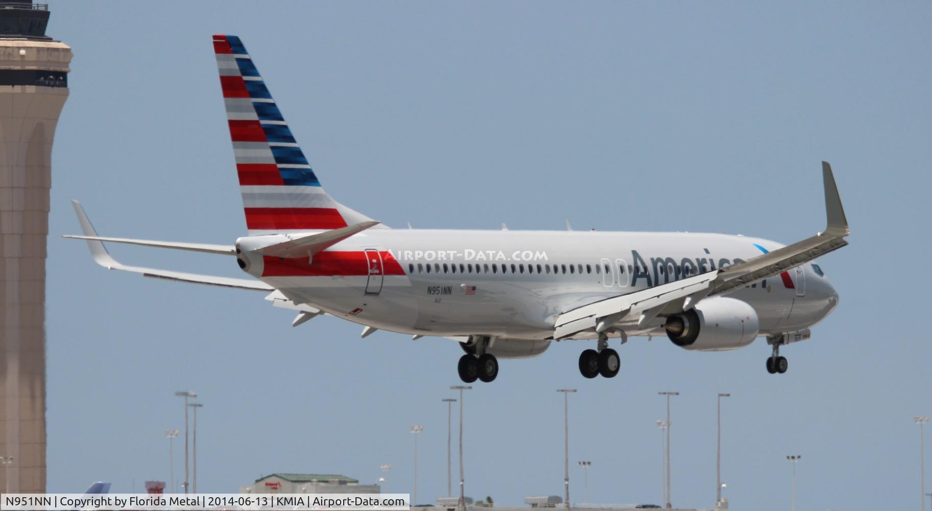 N951NN, 2014 Boeing 737-823 C/N 33327, MIA spotting 2014