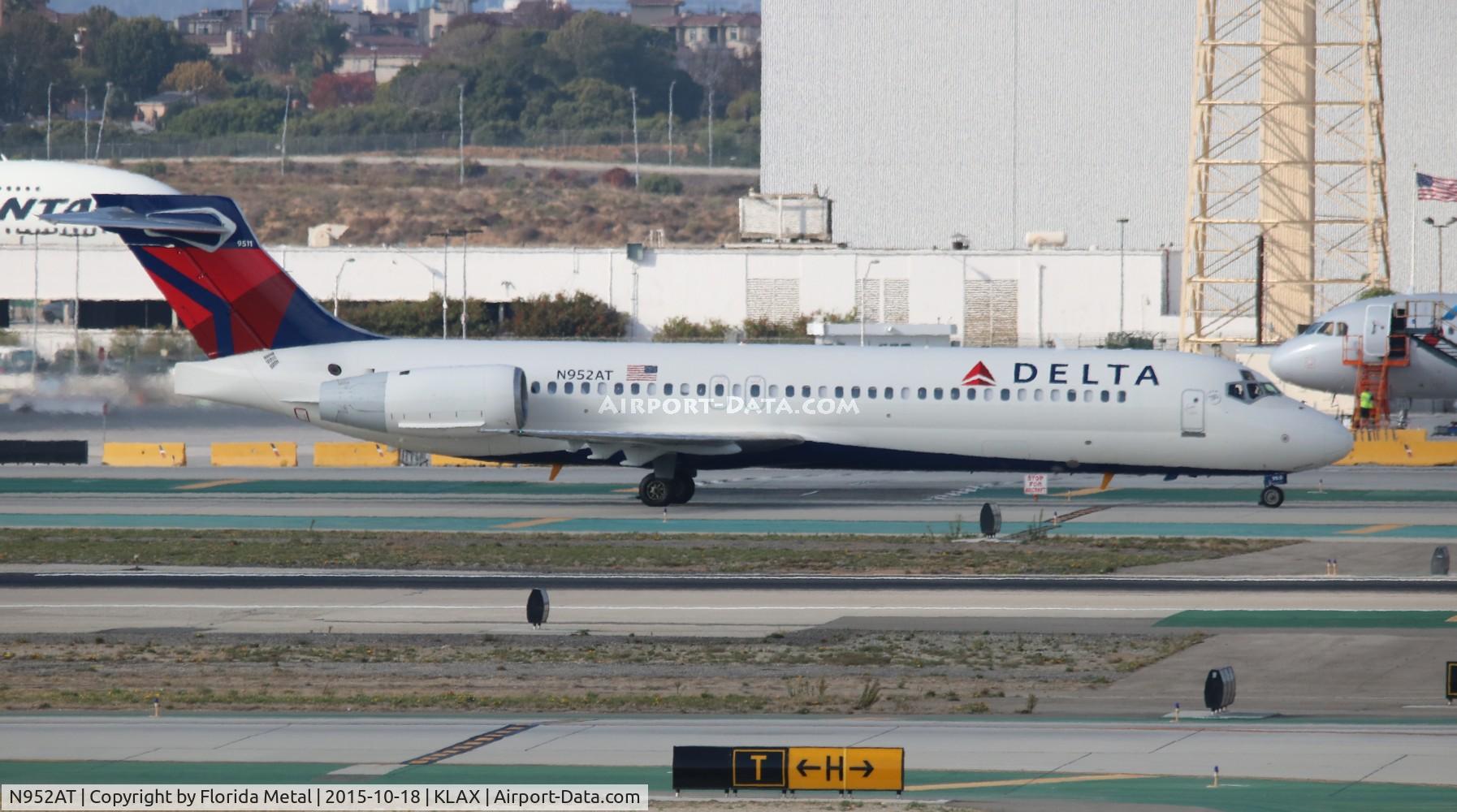N952AT, 2000 Boeing 717-200 C/N 55014, LAX spotting 2015