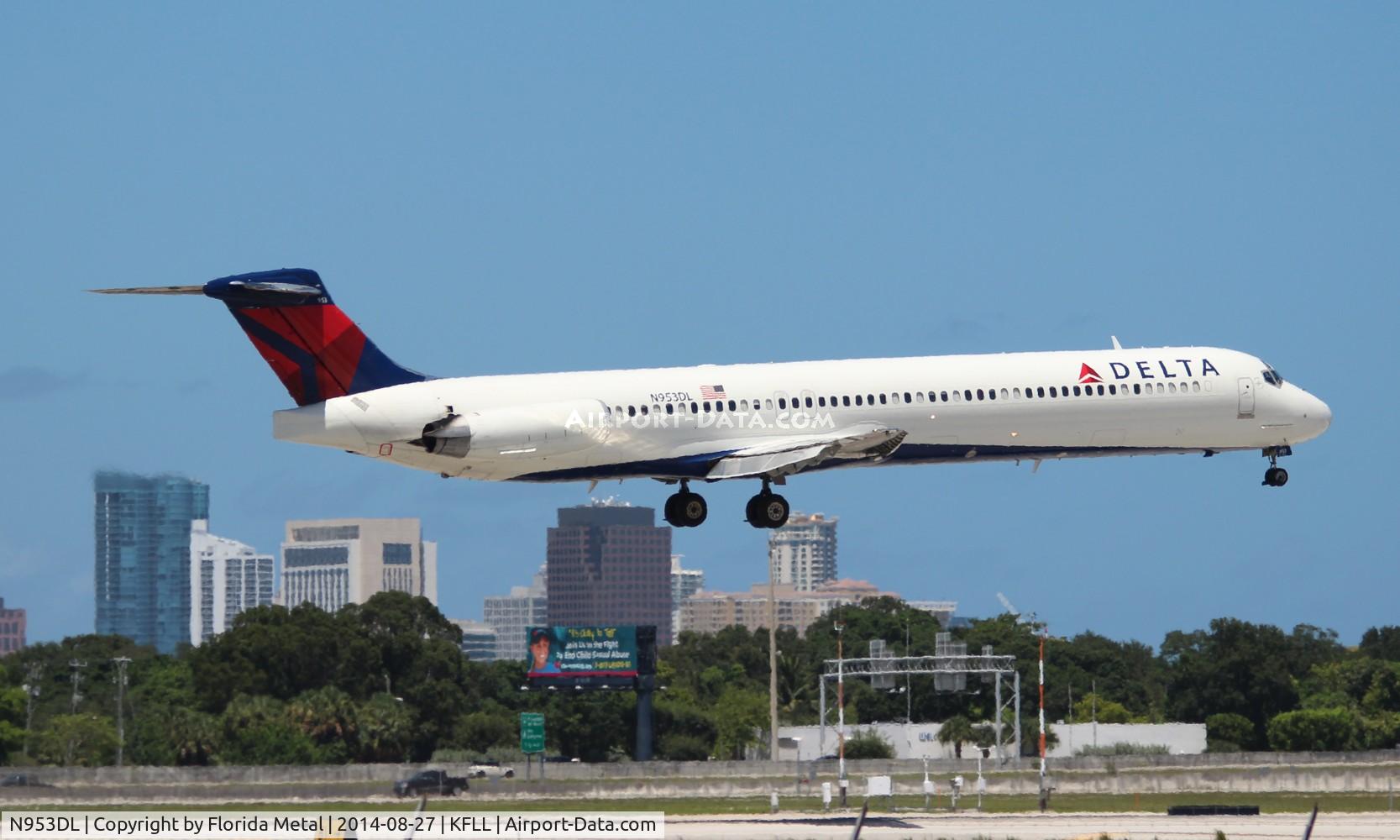 N953DL, 1990 McDonnell Douglas MD-88 C/N 49884, FLL spotting 2014