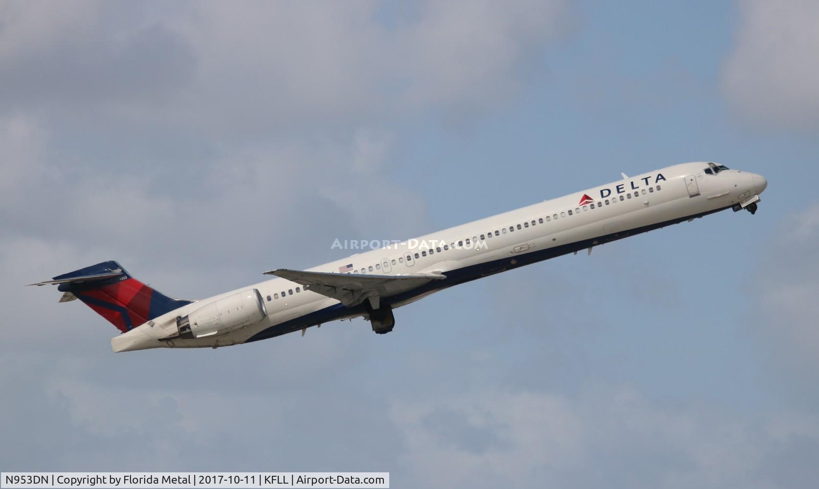 N953DN, 1996 McDonnell Douglas MD-90-30 C/N 53523, FLL spotting 2017