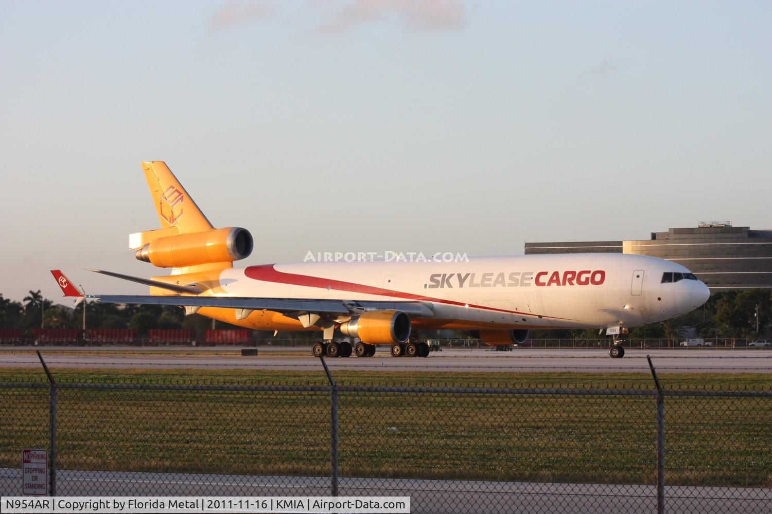 N954AR, McDonnell Douglas MD-11F C/N 48498, MIA spotting 2011