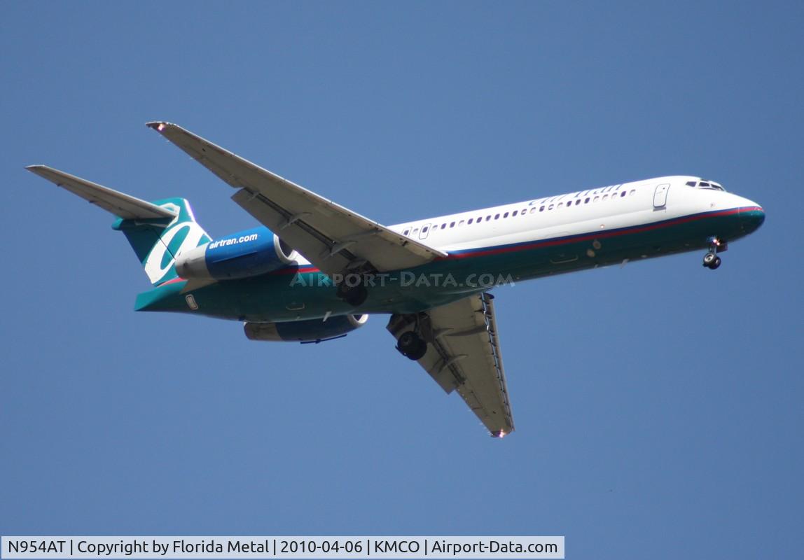N954AT, 2000 Boeing 717-2BD C/N 55016, MCO spotting 2010