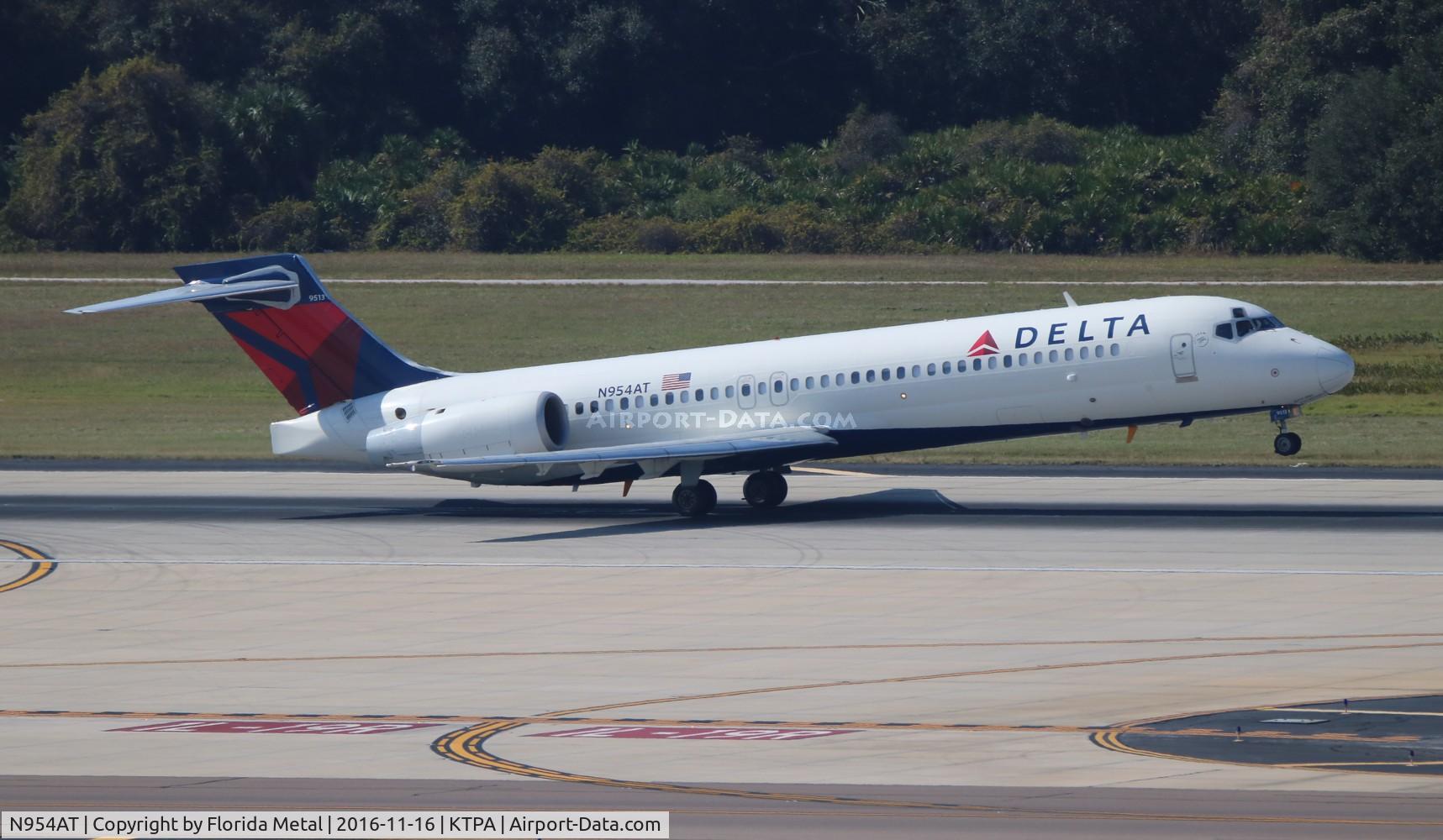 N954AT, 2000 Boeing 717-2BD C/N 55016, TPA spotting 2016