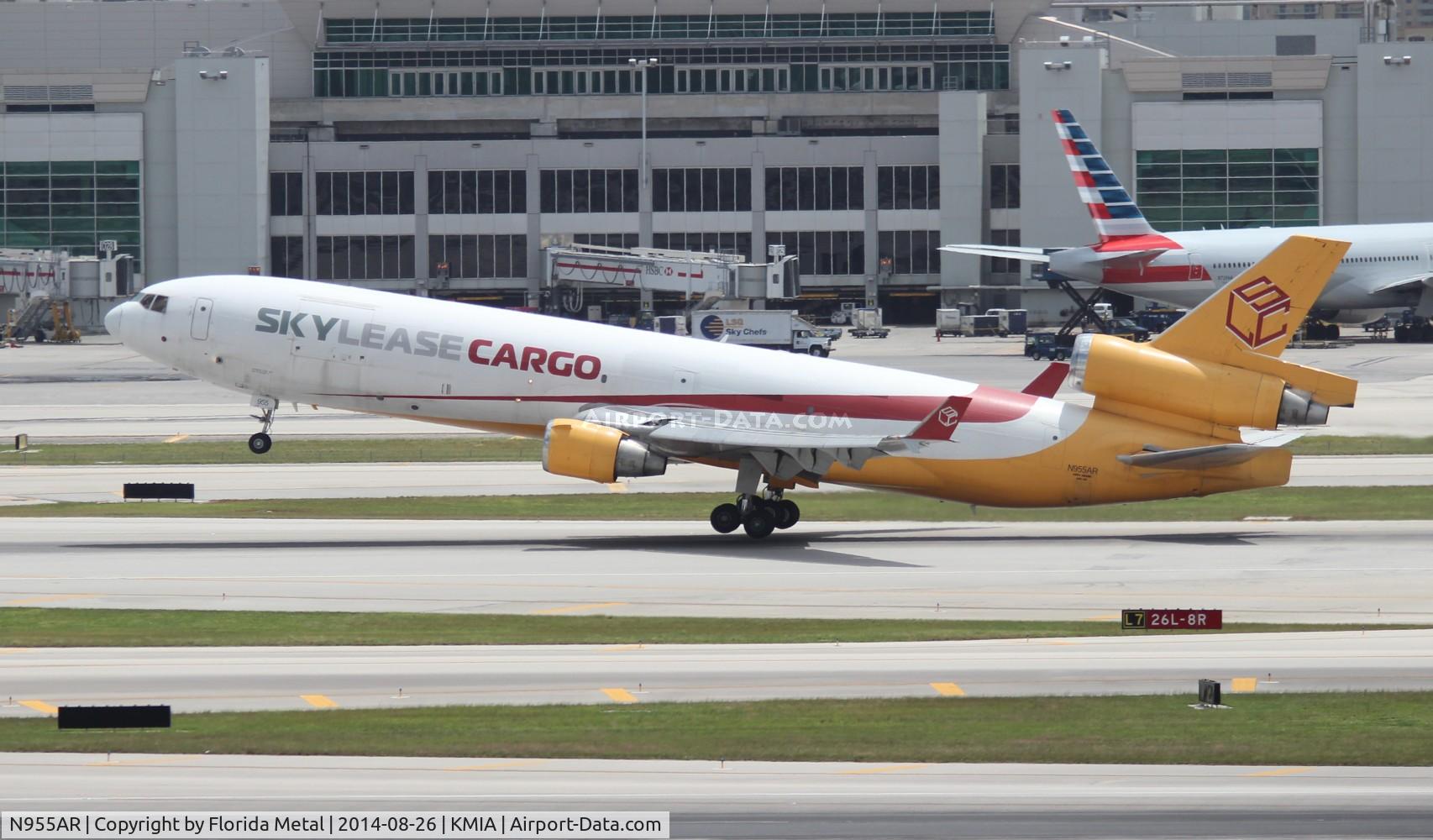 N955AR, 1992 McDonnell Douglas MD-11F C/N 48496, MIA spotting 2014