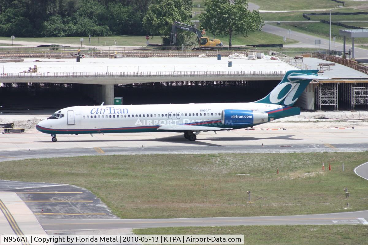 N956AT, 2000 Boeing 717-200 C/N 55018, TPA spotting 2010