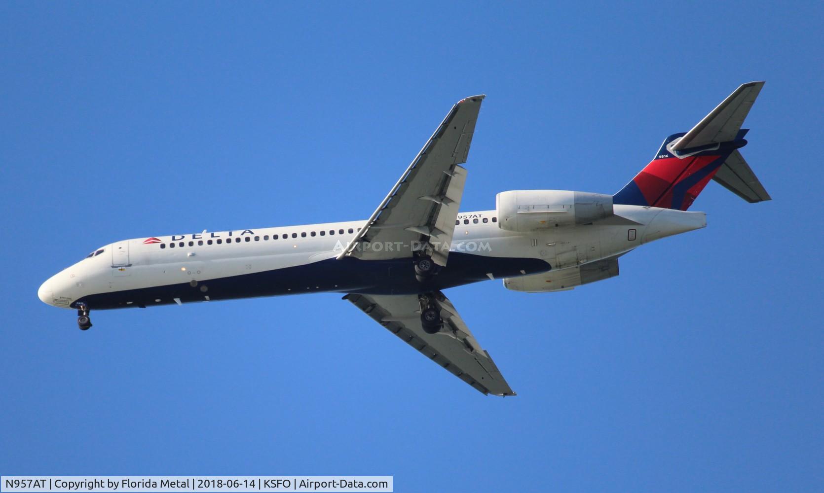 N957AT, 2000 Boeing 717-200 C/N 55019, SFO spotting 2018