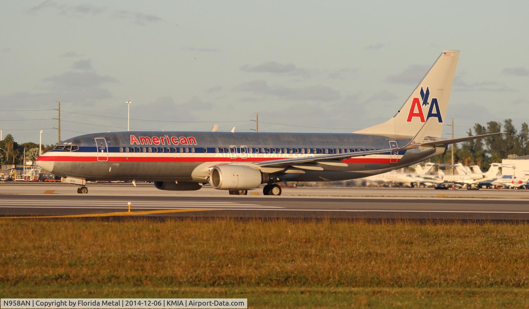 N958AN, 2001 Boeing 737-823 C/N 30091, MIA spotting 2014