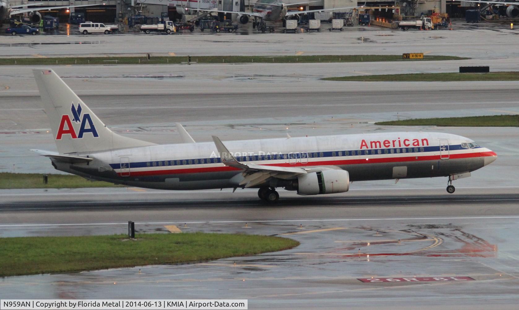 N959AN, 2001 Boeing 737-823 C/N 30828, MIA spotting 2014