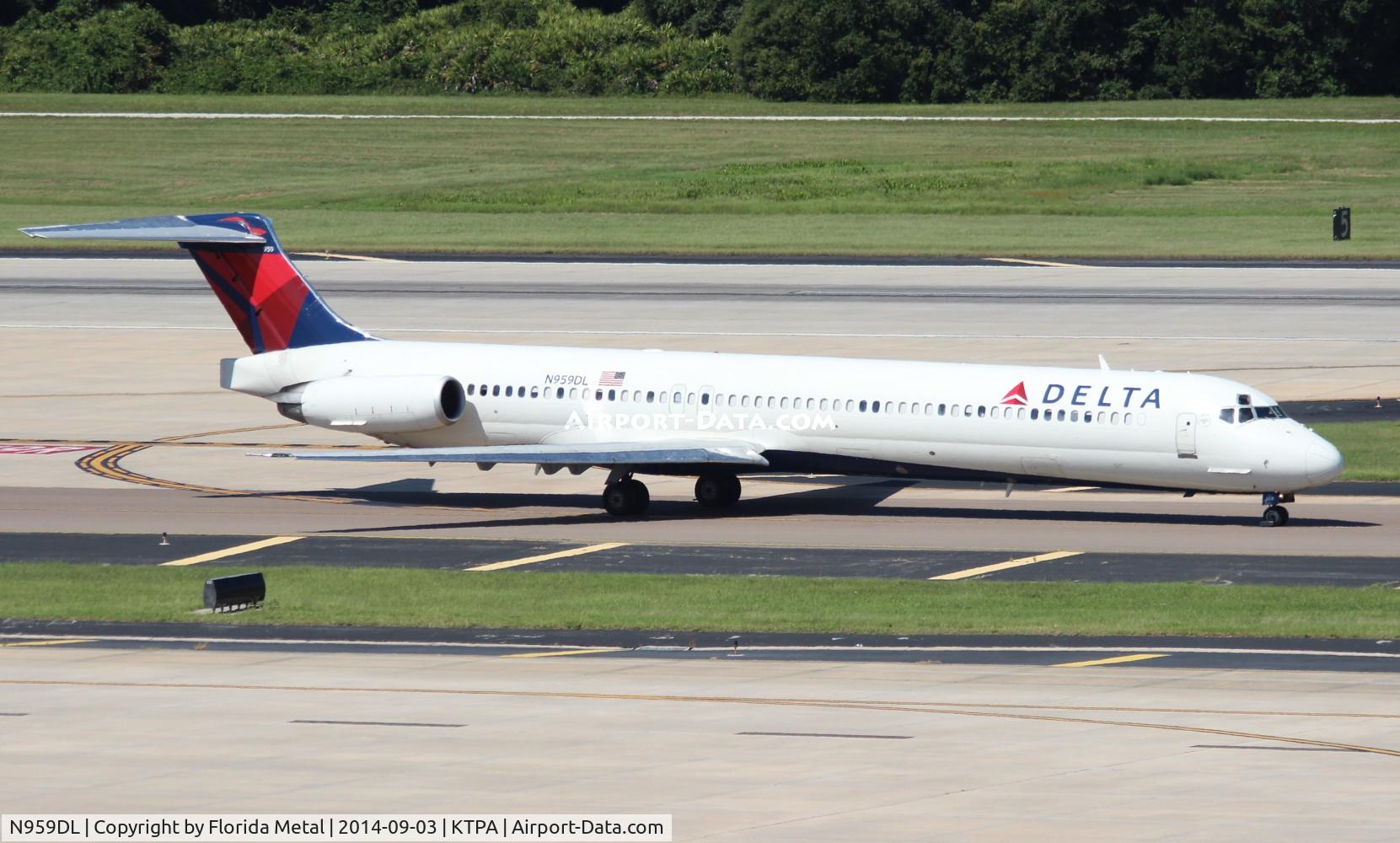 N959DL, 1990 McDonnell Douglas MD-88 C/N 49978, TPA spotting 2014