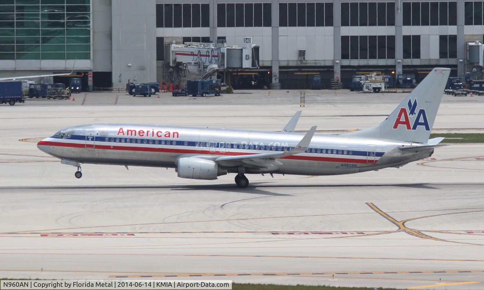 N960AN, 2001 Boeing 737-823 C/N 29542, MIA spotting 2014