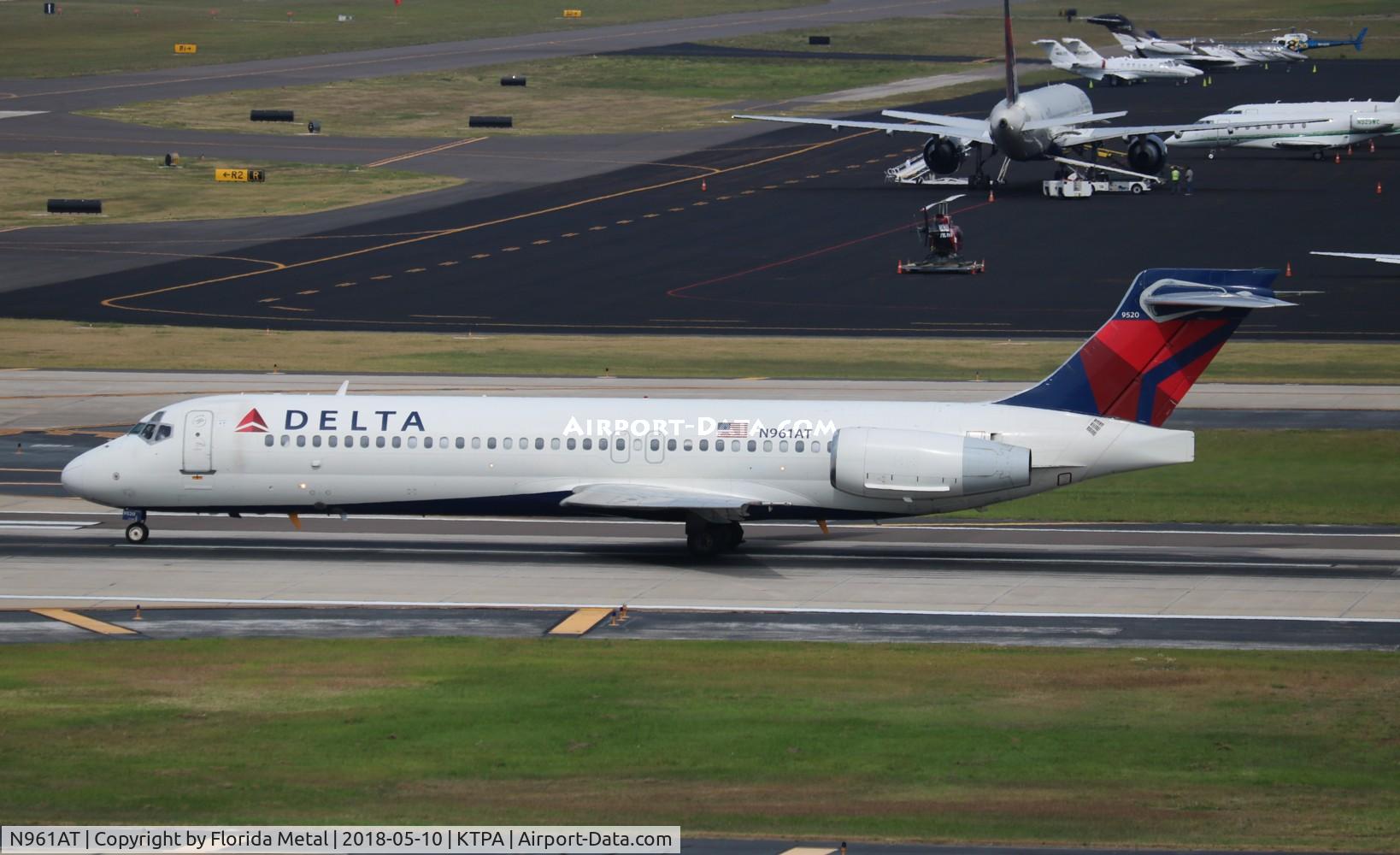 N961AT, 2001 Boeing 717-200 C/N 55023, TPA spotting 2018